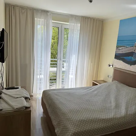 Goscinne - Port * Międzywodzie